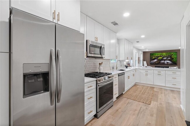 Building Photo - 3251 Plains Way