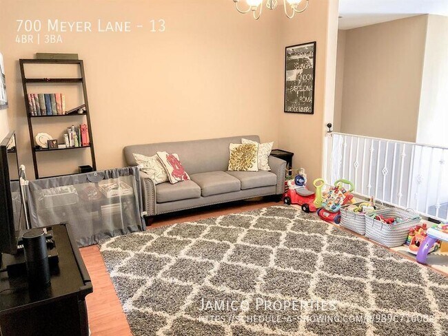 Building Photo - 700 Meyer Ln