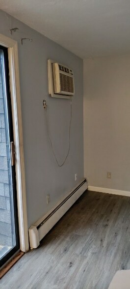 Building Photo - 8 Tiffany Rd