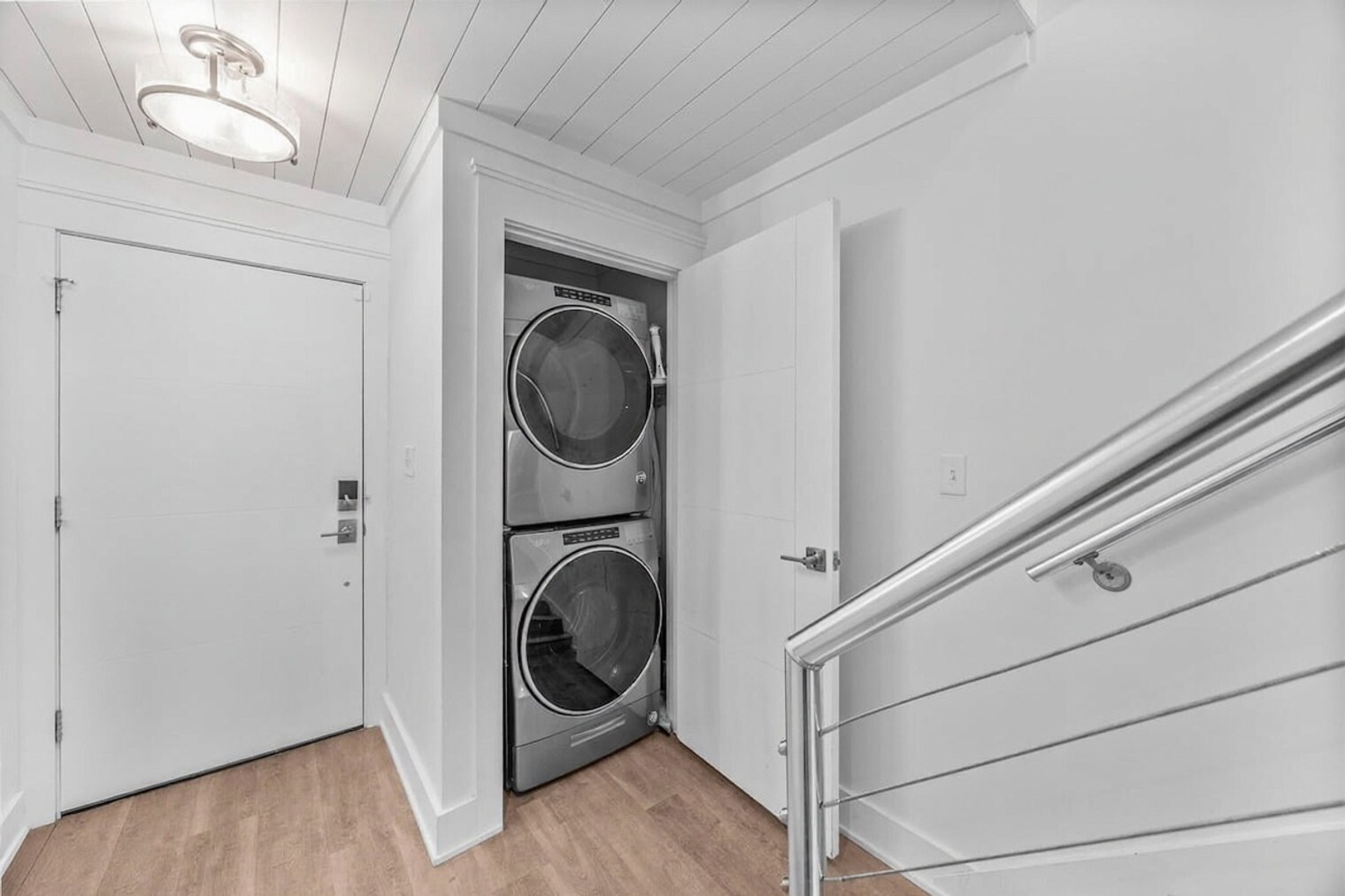 Building Photo - 17735 Front Beach Rd