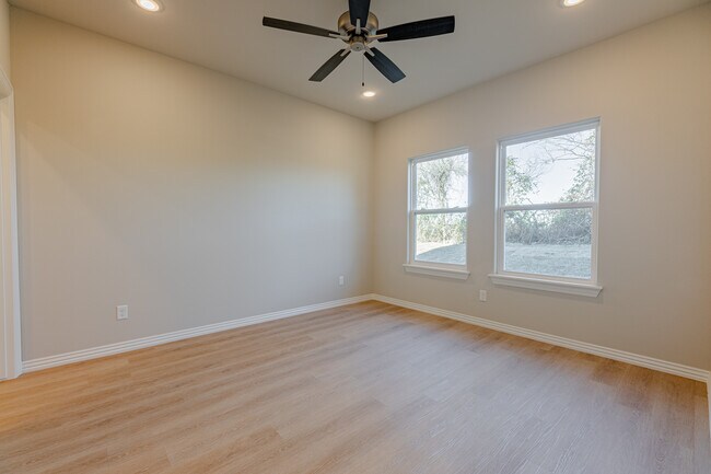 Building Photo - 1603 Casuarina Dr