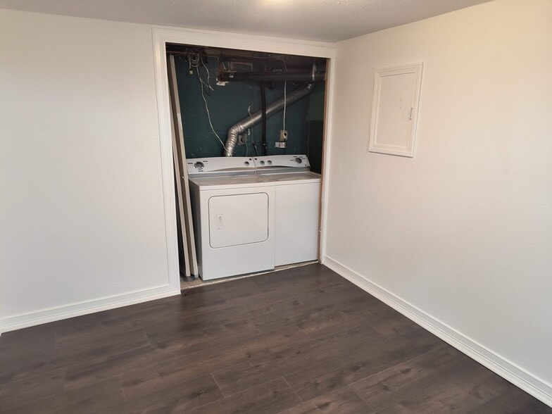 W/D Hook ups in basement - 151 Newington Ave