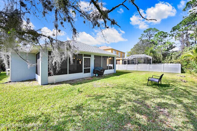 Building Photo - 1652 La Maderia Dr