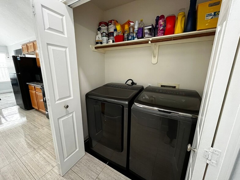 Building Photo - 10807 Summer Meadows Ct