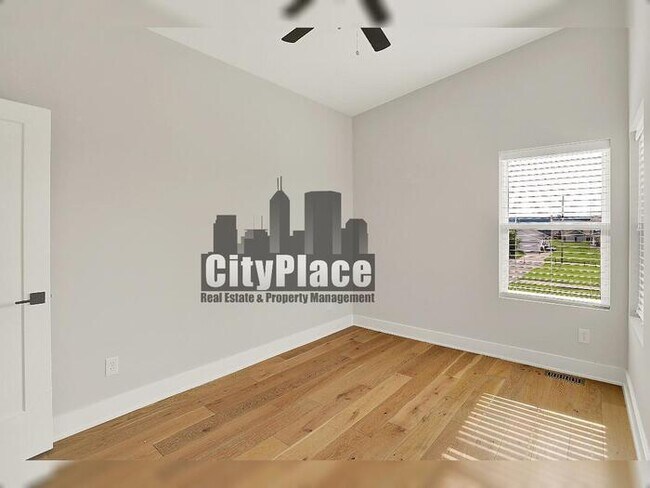 Building Photo - 2008 Yandes St