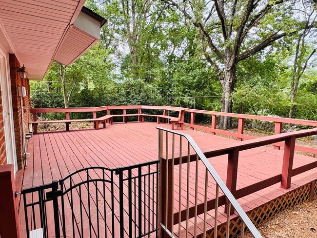 Building Photo - Charming 3-Bedroom Home with Oversized Patio