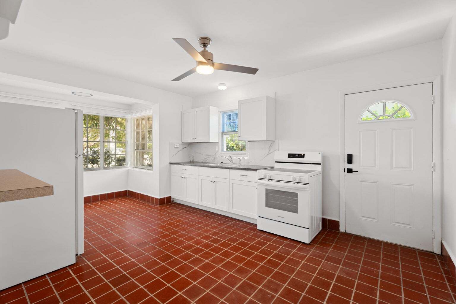 Building Photo - 4815 N Flagler Dr