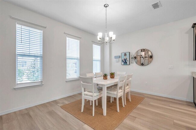 Building Photo - 4966 Avalon Park Blvd