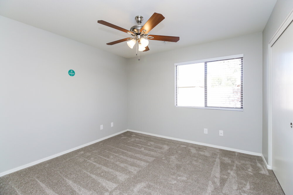 Building Photo - 10602 W Rosewood Dr