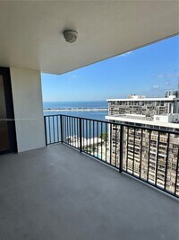 Building Photo - 1901 Brickell Ave