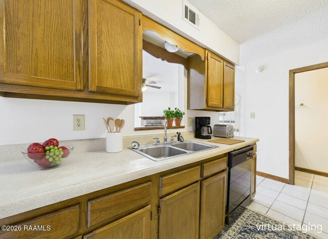 Building Photo - 113 Shekel Dr