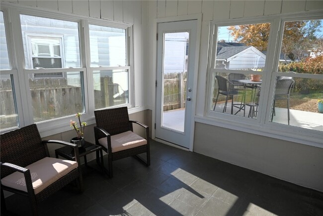 Building Photo - 9510 Lydell Dr