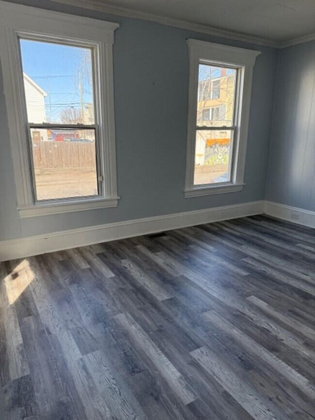 Building Photo - 201 Auburn St