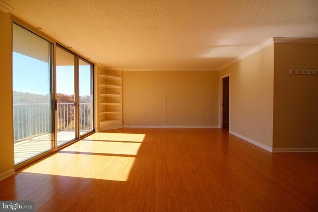 Building Photo - 1225 Martha Custis Dr