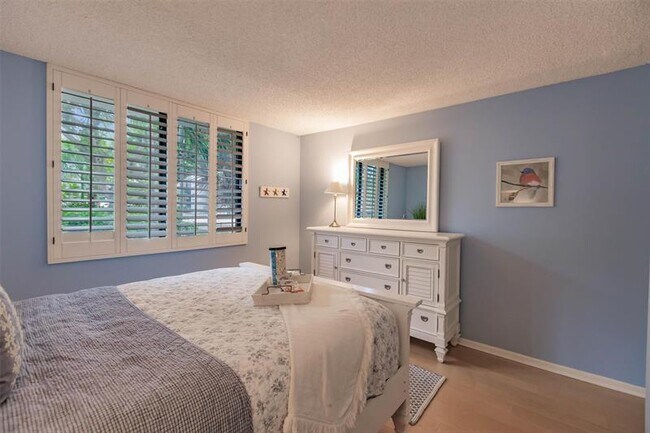 Building Photo - 1665 S Ocean Ln