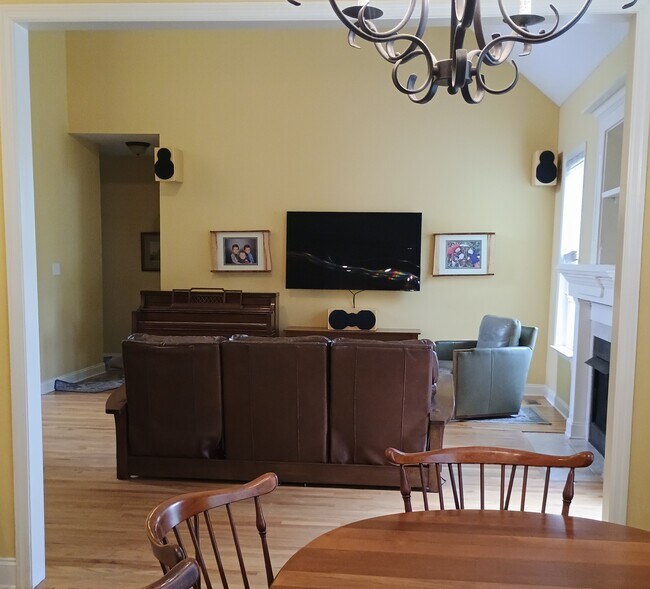Building Photo - 2029 Sumter Landing Cir