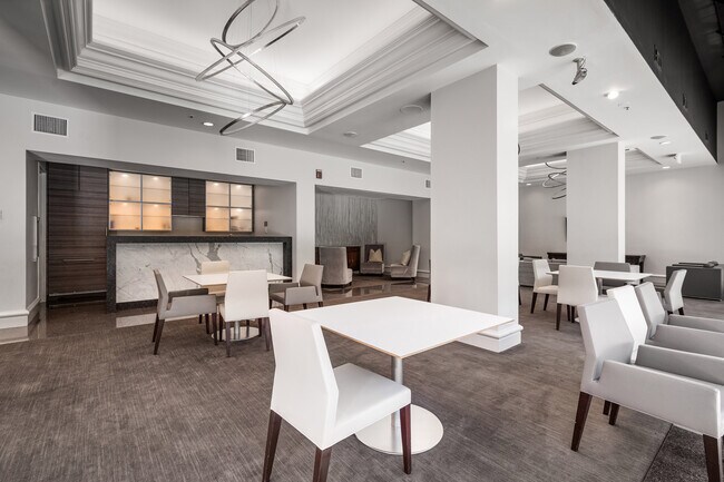 Building Photo - 2660 Peachtree Rd NW