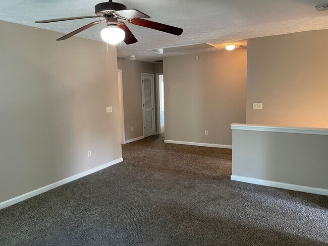 Building Photo - Spacious 4-Bedroom Home in a Quiet Union C...