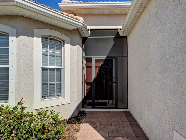 Building Photo - 3BD/2BA/3 Car Garage in Stoneybrook