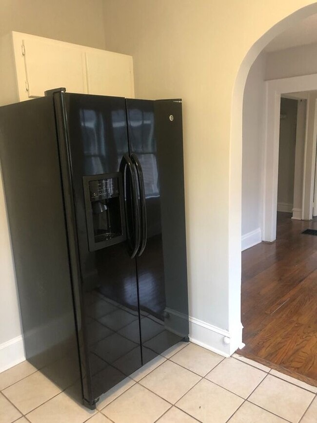 Building Photo - One bedroom one bath right on Adair Park and Beltline!!! Front porch overlooking park!