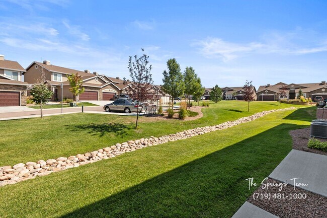 Building Photo - LUXURY 3BR TOWNHOME IN THE VILLAS AT NORTH...