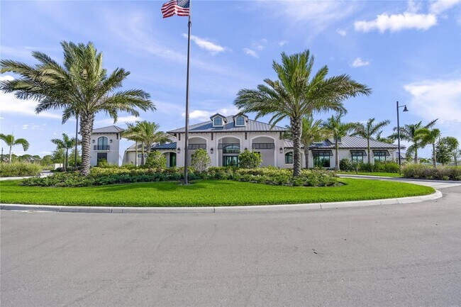 Building Photo - **AVAILABLE FOR THIS UPCOMING SEASON!! 4 M...