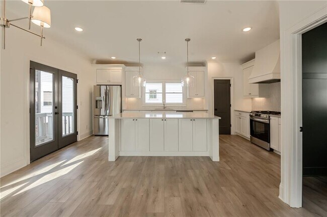 Building Photo - 3272 Stillwood Dr