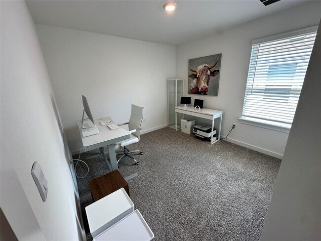 Building Photo - 9613 Oxbow Strap Dr