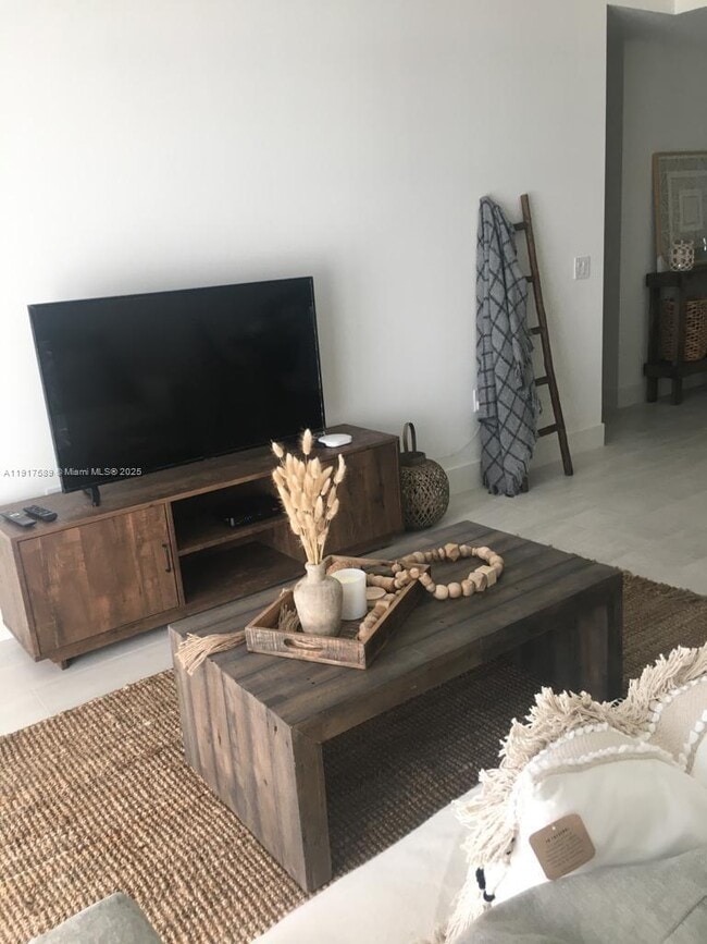 Building Photo - 2000 Metropica Wy