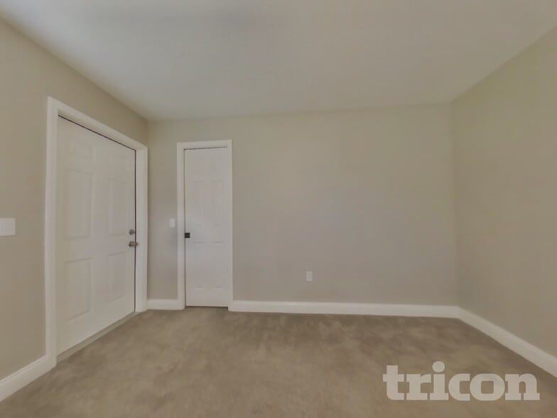 Building Photo - 3598 N Biscayne Dr