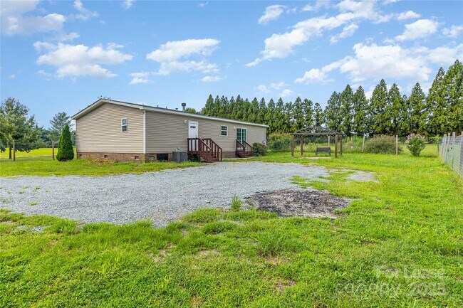 Building Photo - 5001 Friendly Baptist Church Rd