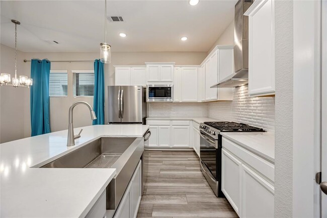 Building Photo - 18523 Parkland Row Dr