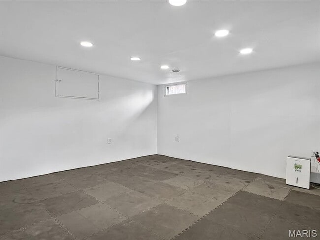 Building Photo - 33 Vanderbilt Pl