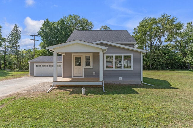 Building Photo - 9045 Hillcrest Dr