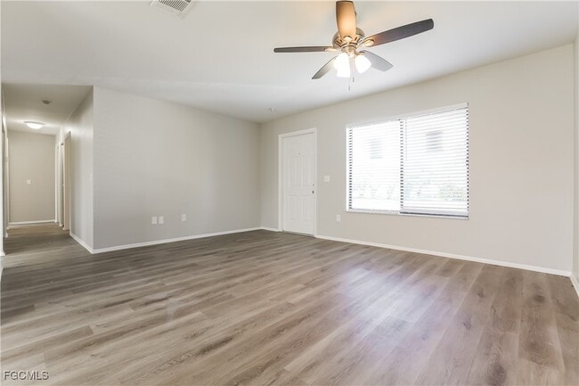 Building Photo - 5945 Spearman Cir