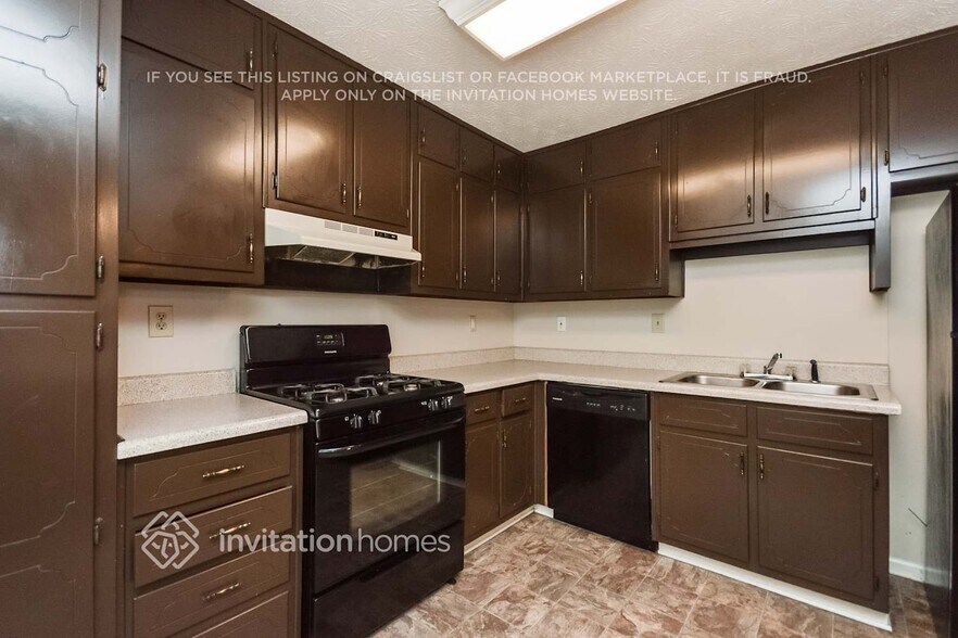 Building Photo - 775 Bridgewater Way SE