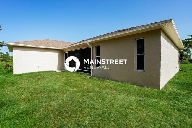 Building Photo - 3 Bedroom Pet-Friendly Home in Cape Coral, FL with Main Street Renewal