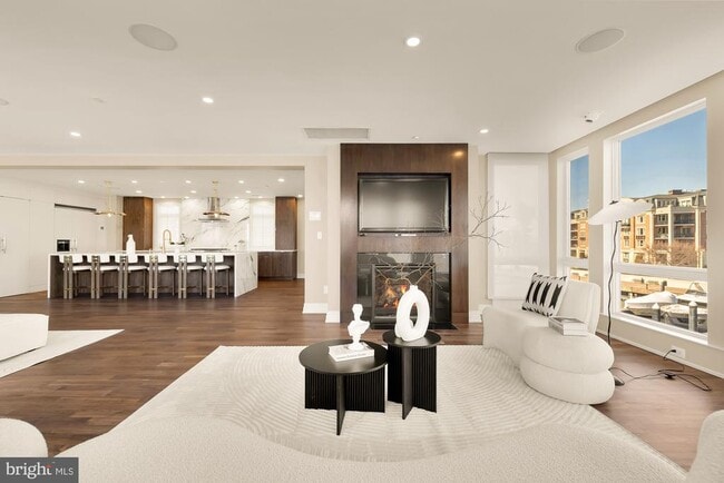 Building Photo - 622 Ponte Villas N