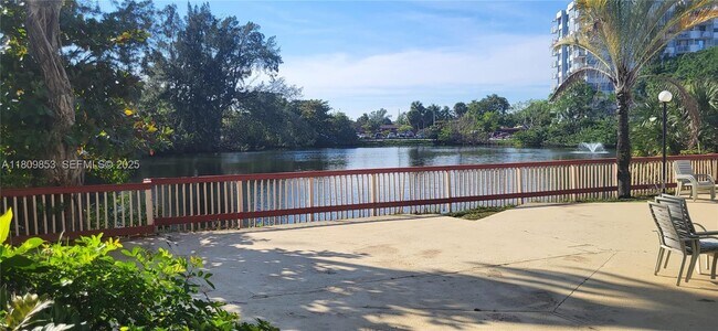 Building Photo - 1300 NE Miami Gardens Dr