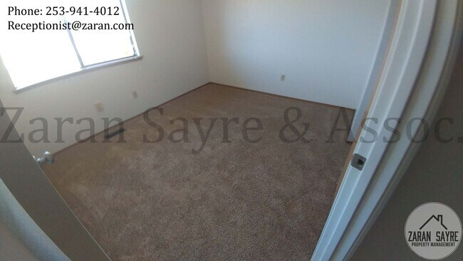 Building Photo - 386 - Beautiful Tri-level Home