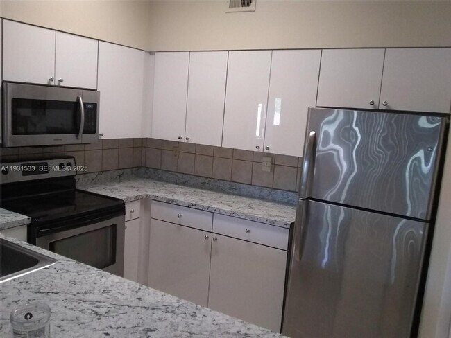 Building Photo - 2445 SW 18th Terrace