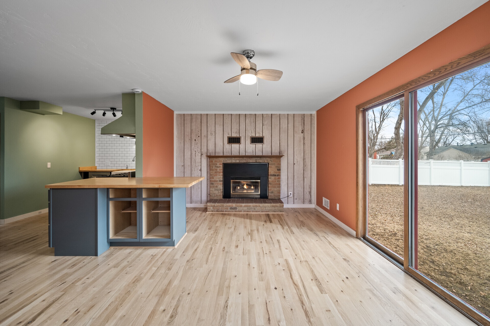 Building Photo - 5616 Nevada Ave N