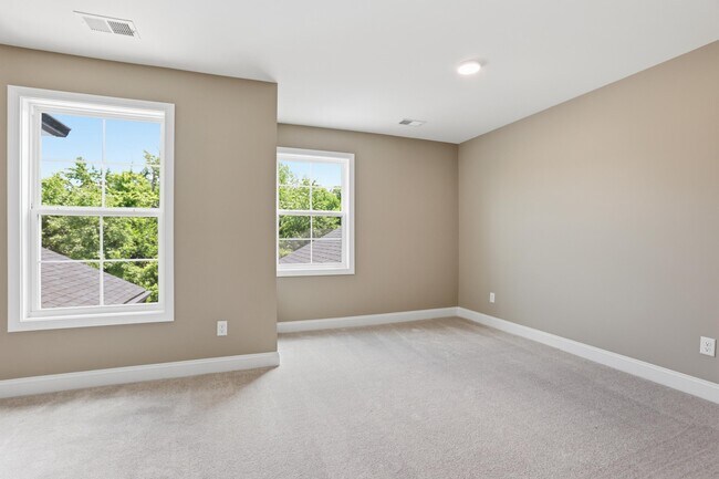 Building Photo - 238 Sugartree Ln