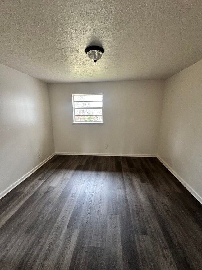 Building Photo - 126 Woodland Ave