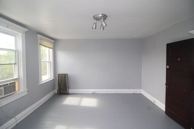 Building Photo - 3010 Guilford Ave