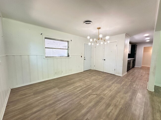 Building Photo - CHARMING REMODELED HOME IN SOUTHERN HILLS