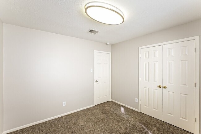 Building Photo - 19530 Billineys Park Dr