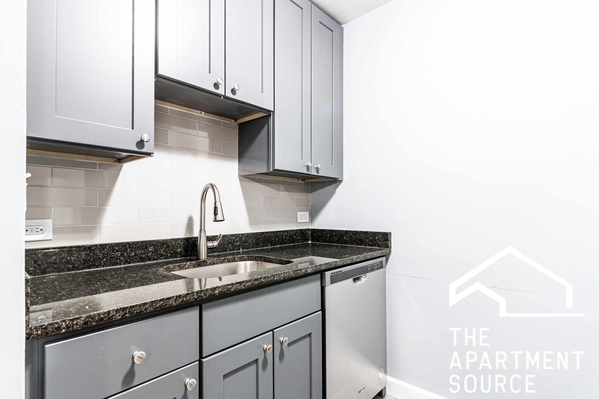 Building Photo - 3801 N Pine Grove Ave