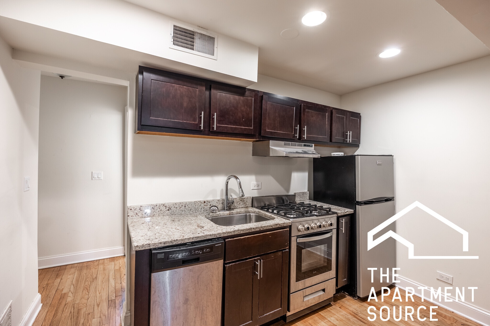 Building Photo - 4040 N Ashland Ave