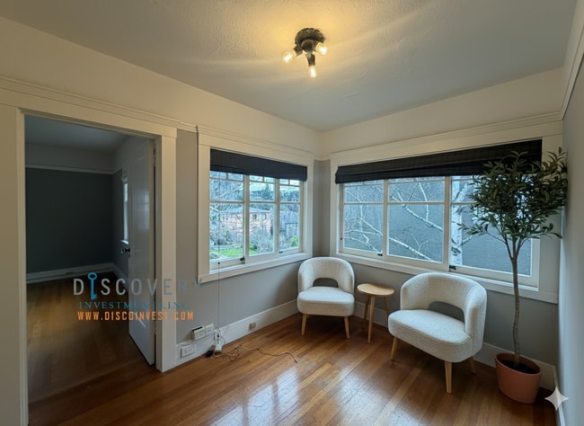 Building Photo - Lakeshore Craftsman with Detached Cottage and Versatile Bonus Rooms